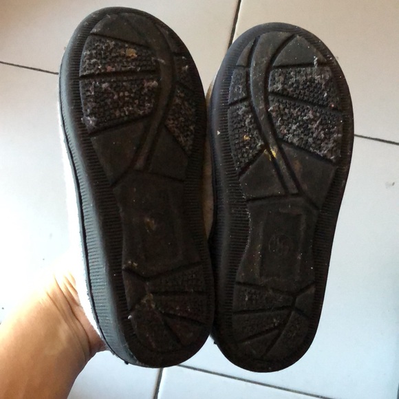 Christmas Mickey moccasin. Size 11/12 - Picture 3 of 4